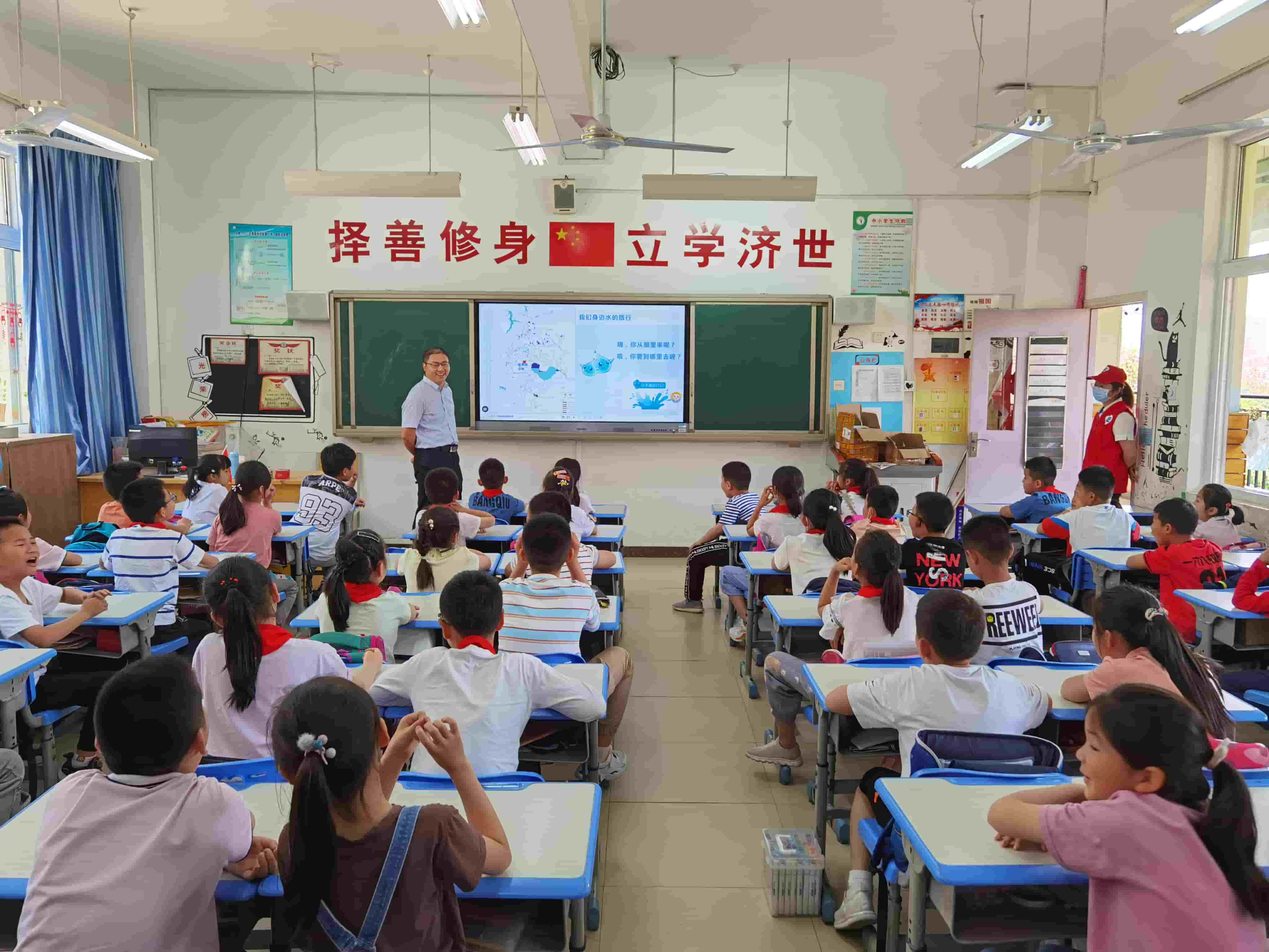 2021年6月4日，東華科技志愿團(tuán)隊(duì)槍王一六八玫瑰園小學(xué)開展“青春志愿行，環(huán)保進(jìn)課堂”活動(dòng)（2）